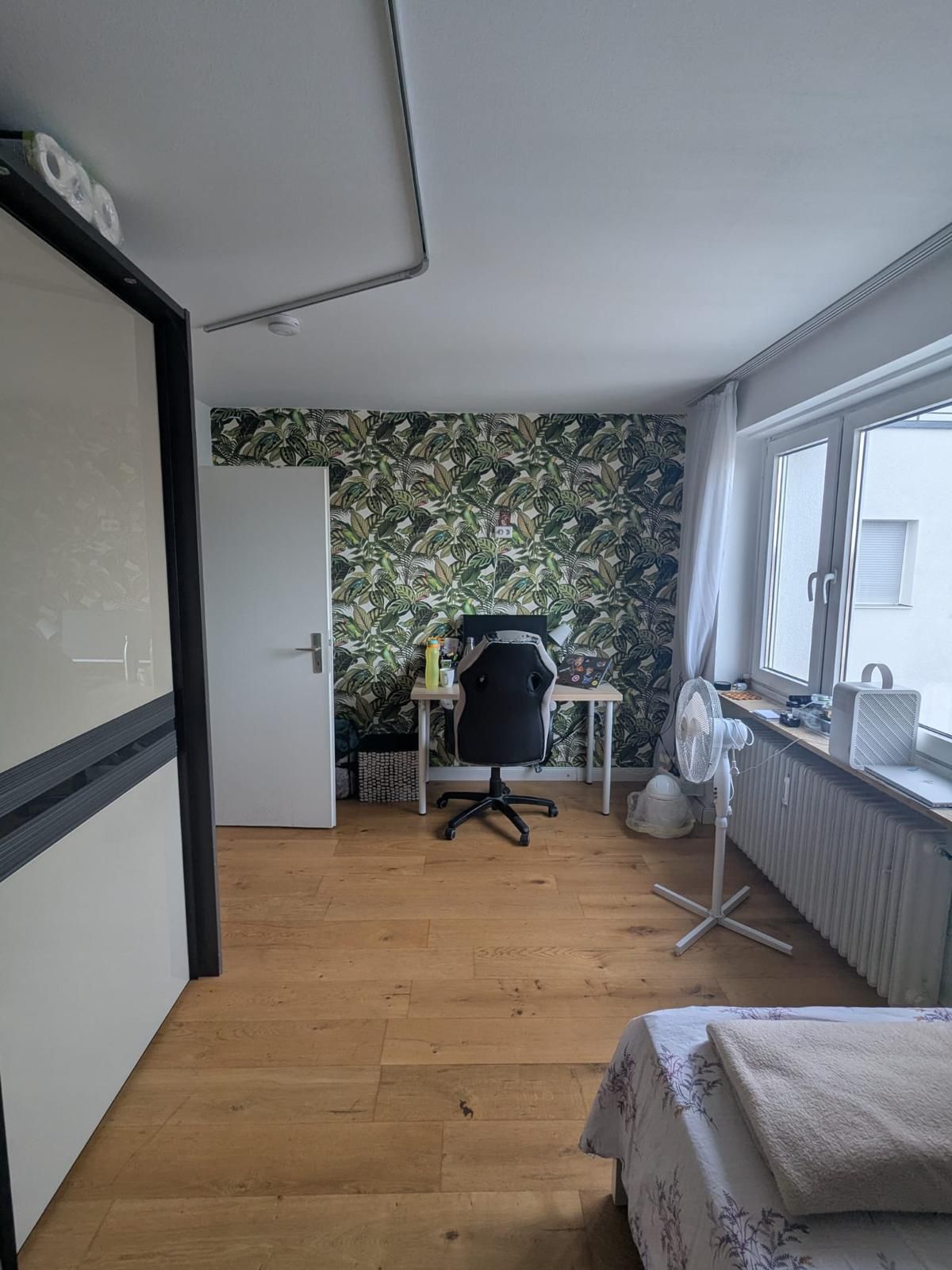🏡 Short-Term Sublet – Private Room in 3-Person Shared Apartment photo 2