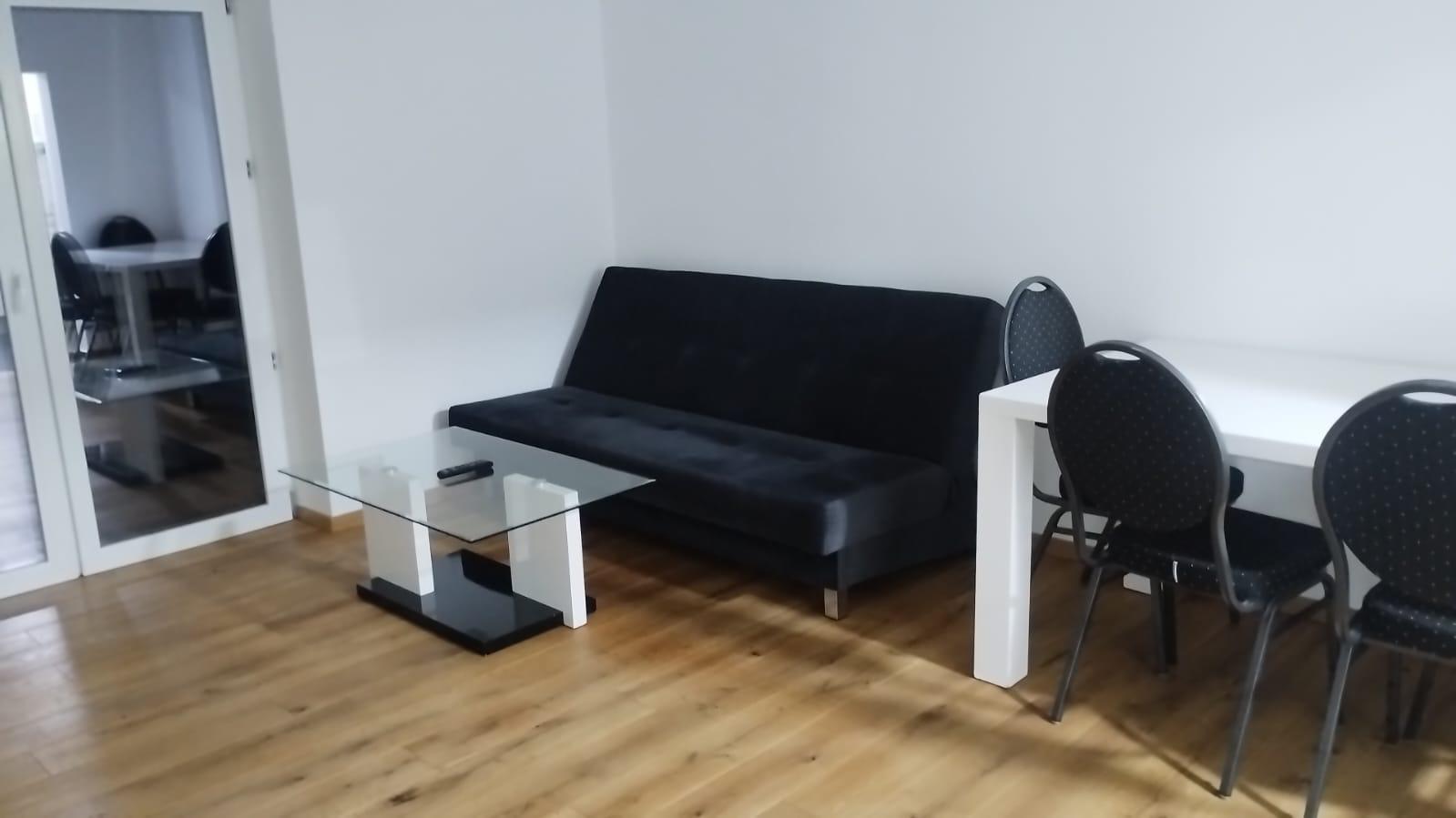 Shared Room in 2 Room Apartment in Moosach
