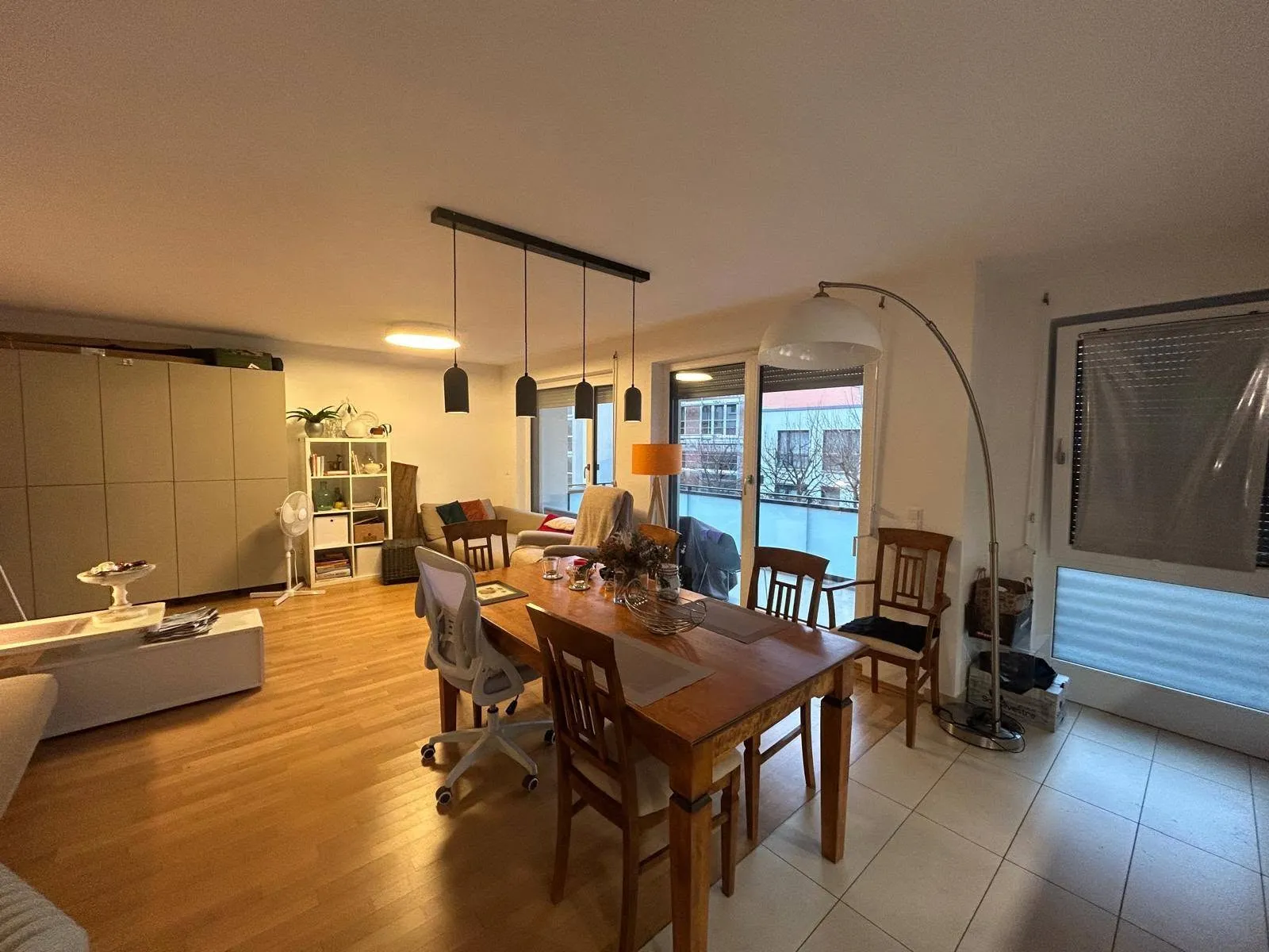 Modern WG Room by Westpark with Balcony and Parking Option