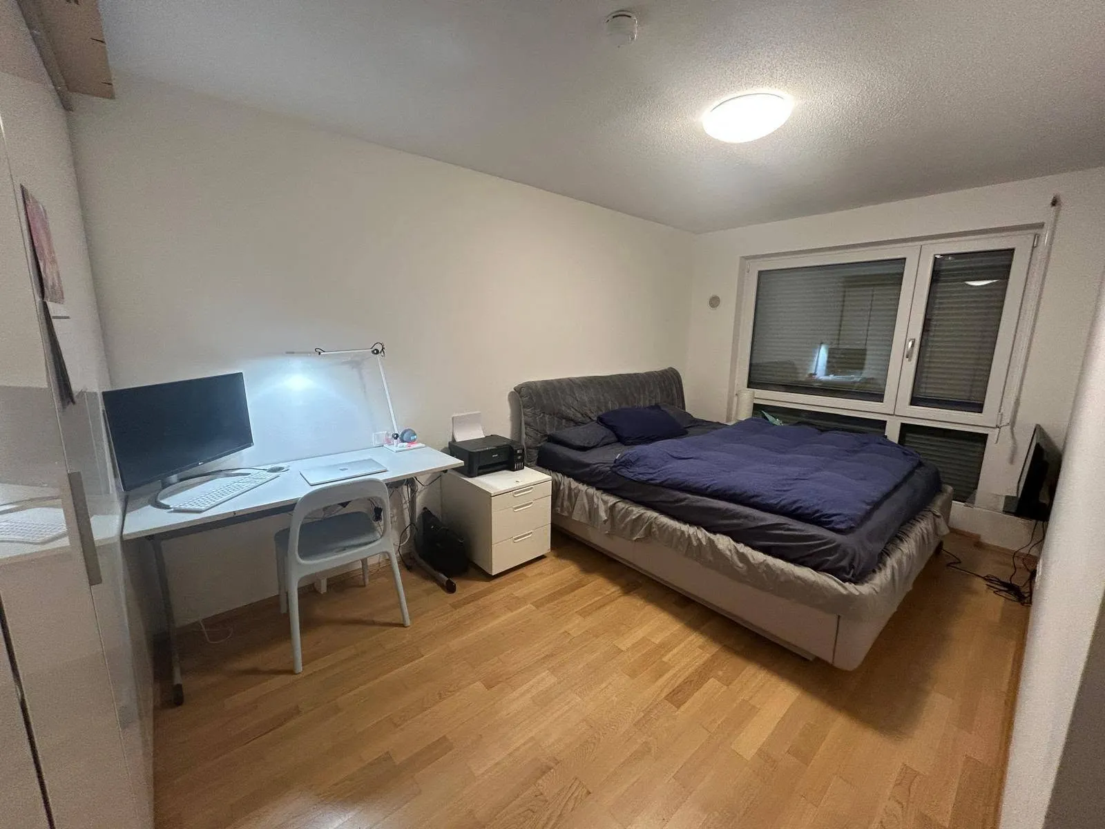 Modern WG Room by Westpark with Balcony and Parking Option photo 2
