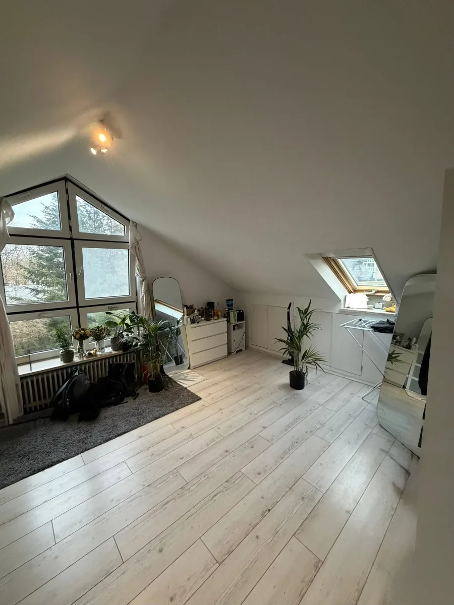 Large Furnished 30 m² Attic Room in Obermenzing