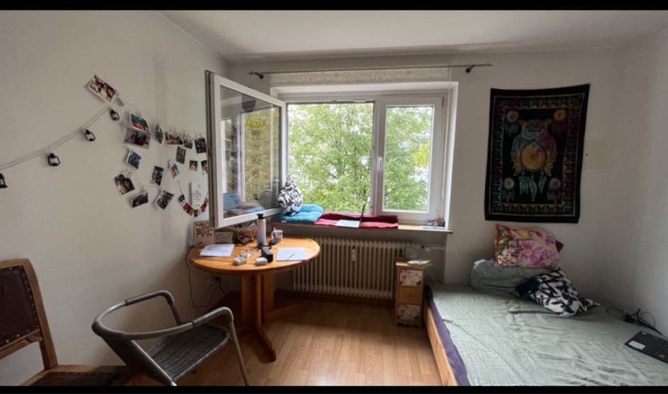 Spacious 16 m² Room with Balcony in Feldmoching-Hasenbergl