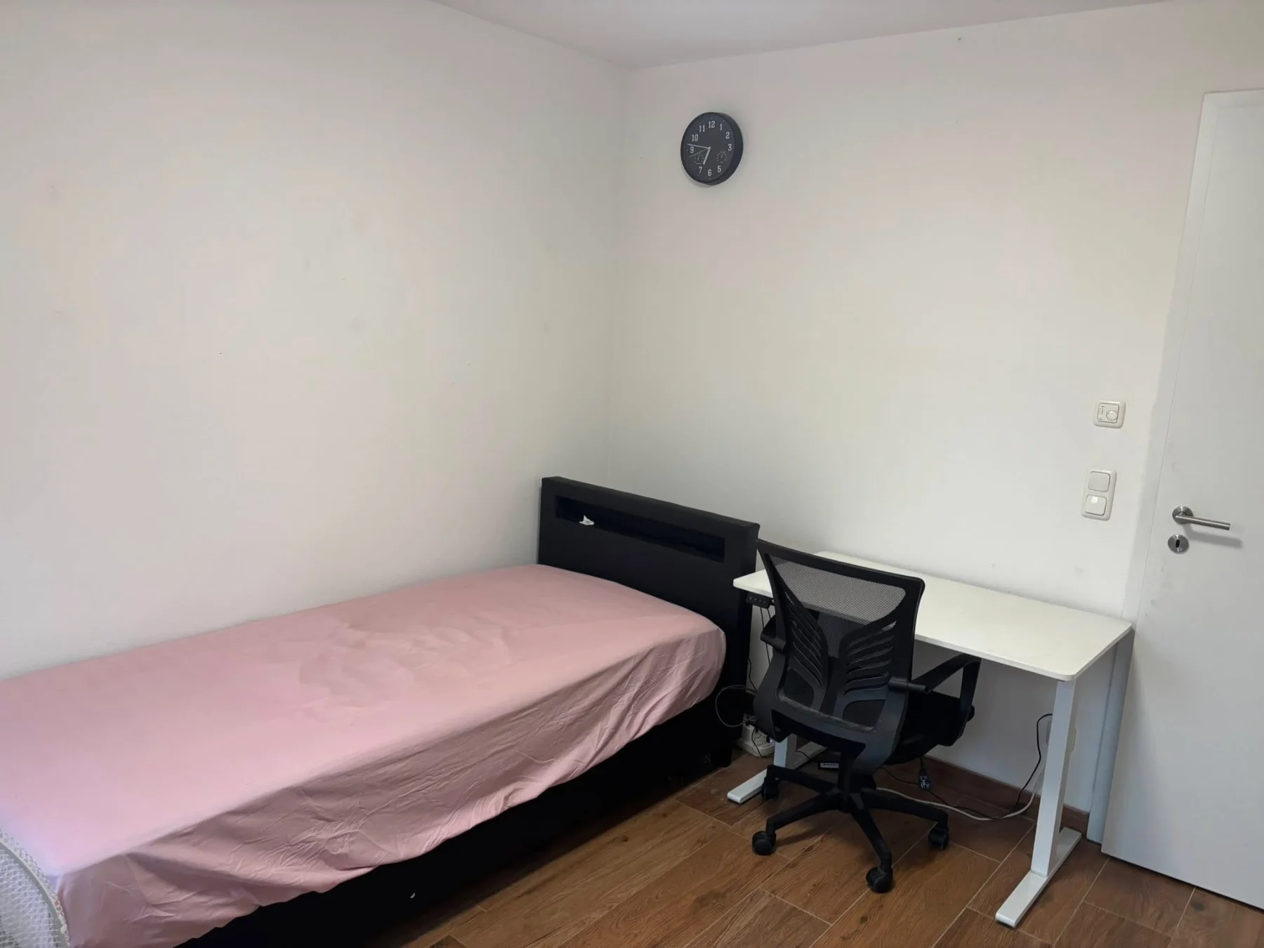 Private furnished room near Zorneding S Bahn