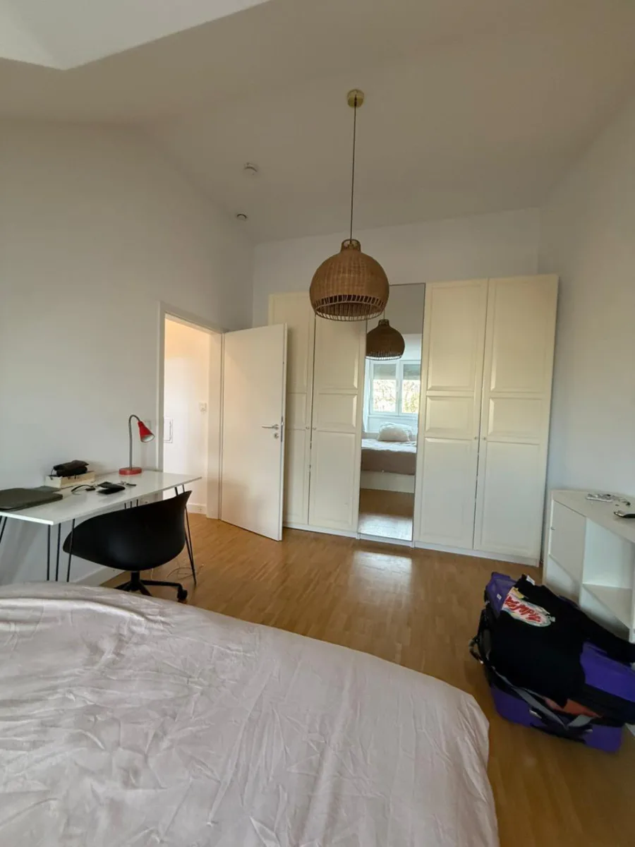 Furnished room near Münchner Freiheit, €1000/mo, 3 months photo 2