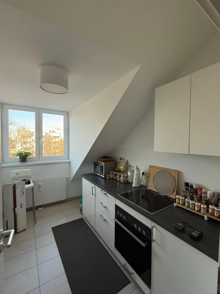 Furnished room near Münchner Freiheit, €1000/mo, 3 months photo 3