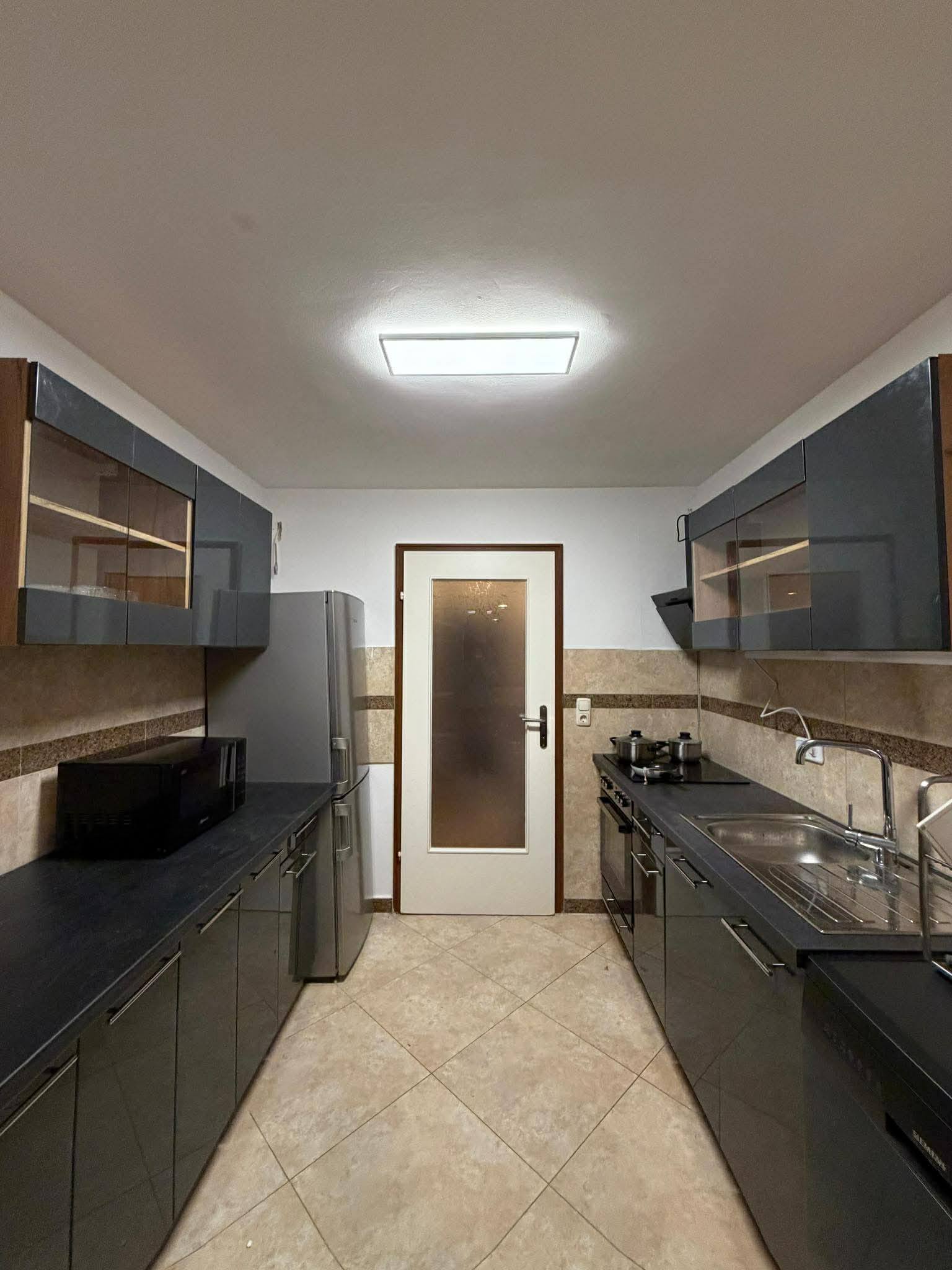 Girls WG Room in Bogenhausen - 830€ Warm - Cleaning Included photo 2