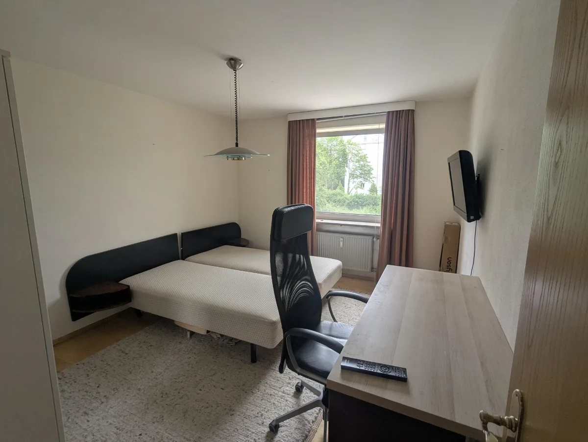 August sublet in Harras, €850/mo, room in 2 bedroom flat photo 2