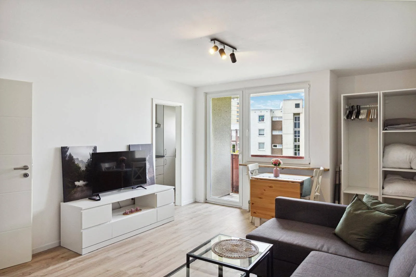 1 bedroom apartment with balcony in Ingolstadt Nordwest photo 3