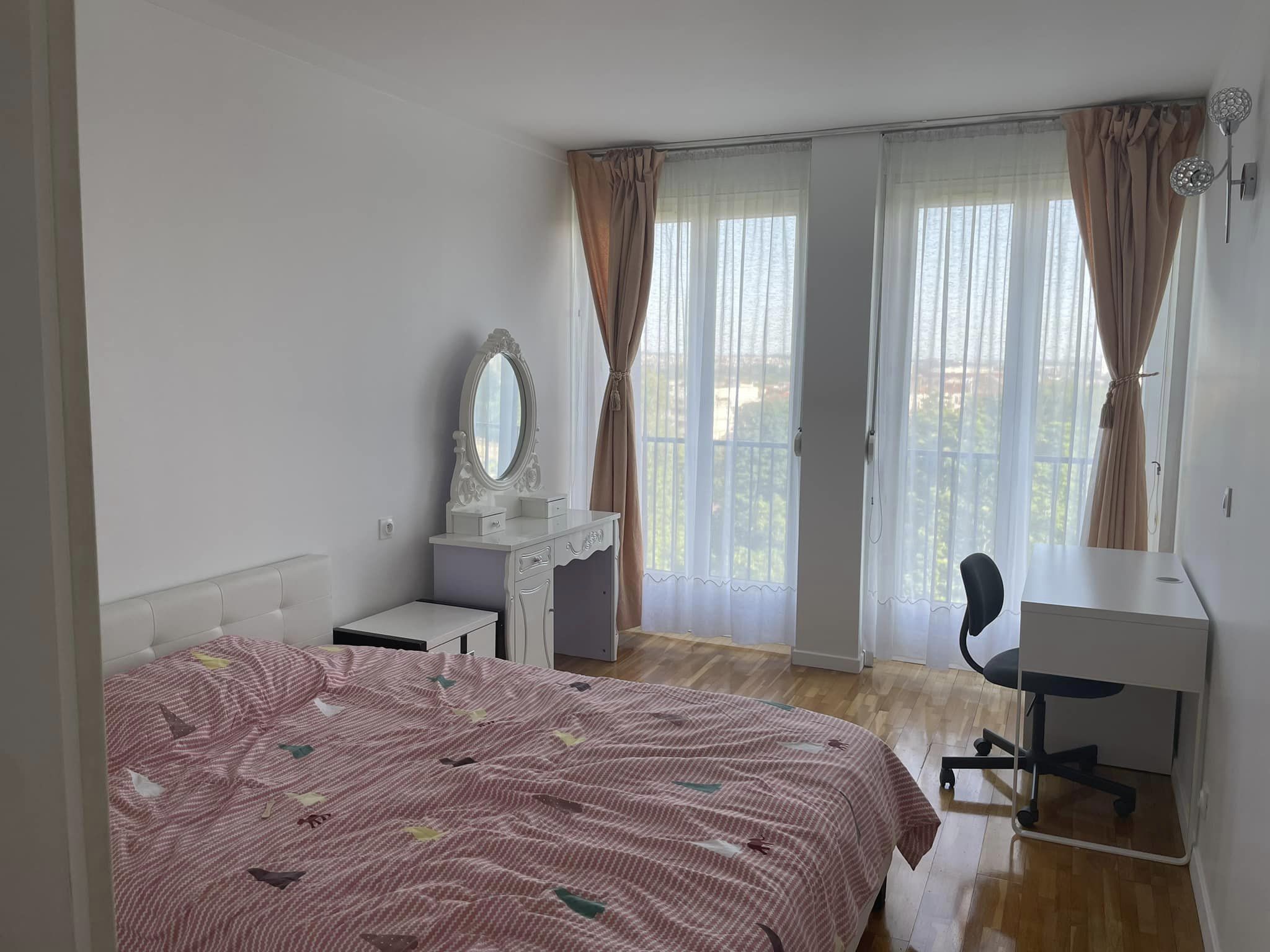 Furnished 2 Bedroom Apartment on Schellingstraße