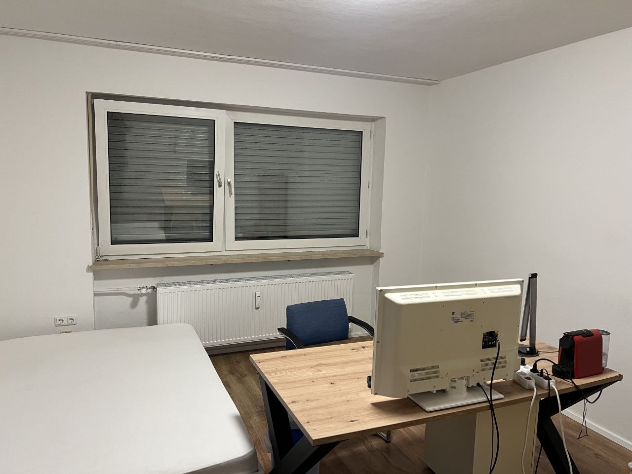 Furnished Room at U-Bahn Westpark - 3 Months (Extendable)