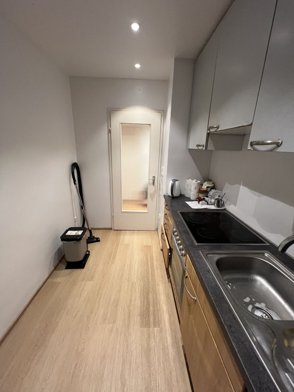 Furnished Room at U-Bahn Westpark - 3 Months (Extendable) photo 3