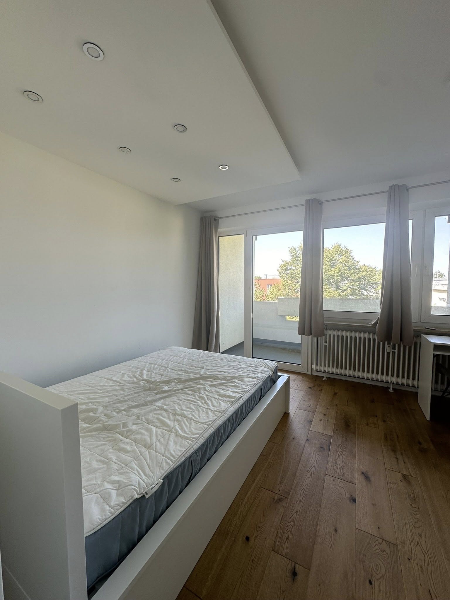 Bright Room with Balcony in Moosach | 810€ All-in | Near U-Bahn & Olympia Center