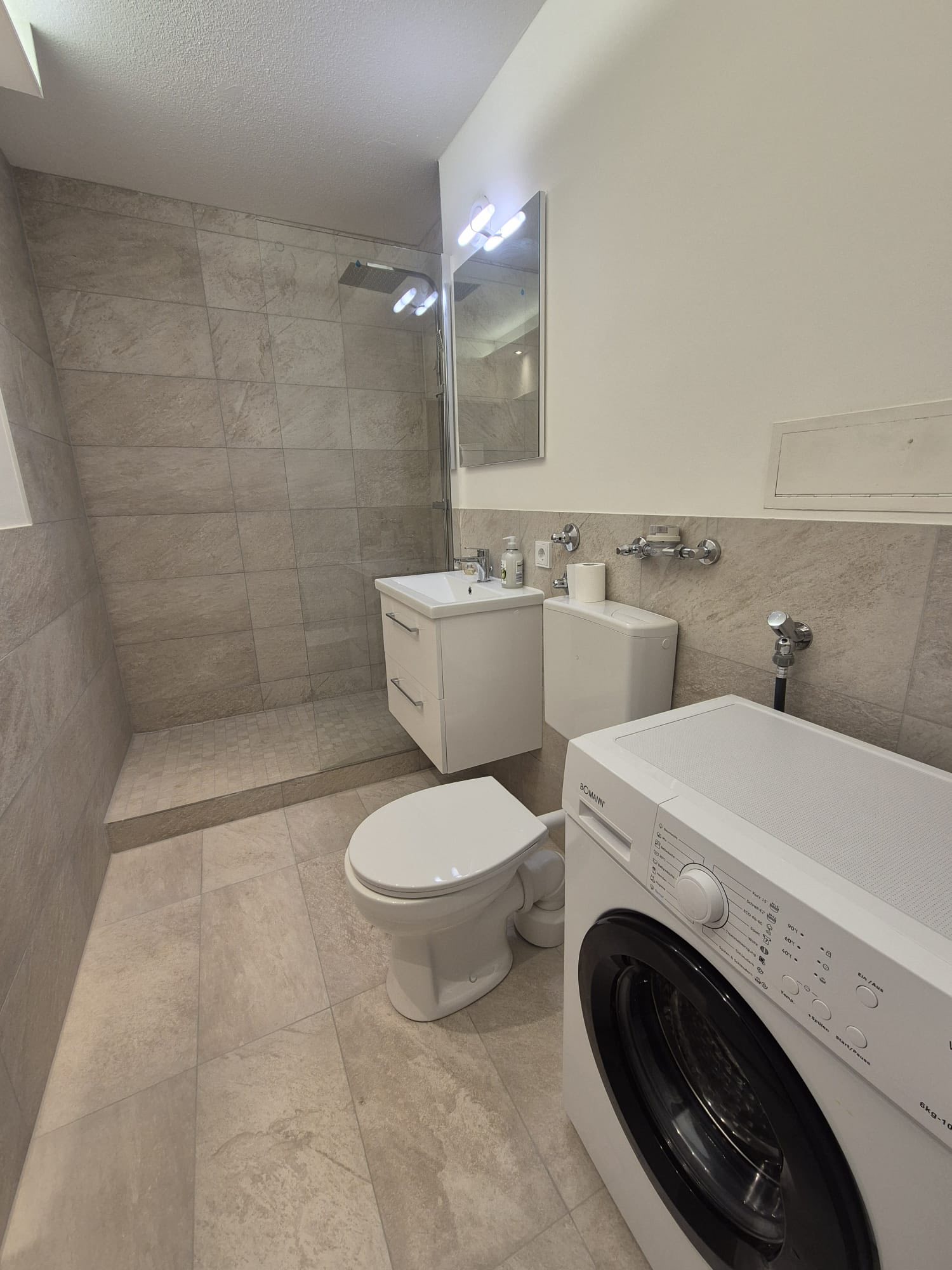 Private room in Ottobrunn - €895 Warm, furnished, KVR possible photo 3