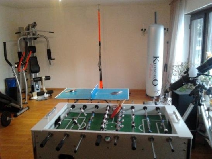 Furnished Room with Private Balcony near Oberwiesenfeld photo 3