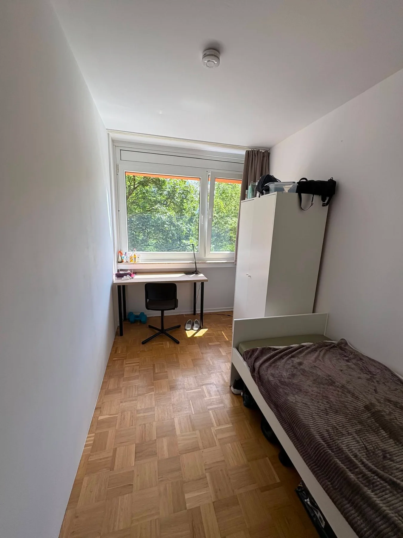 Immediate Move-In Room in Renovated Neuperlach WG photo 2