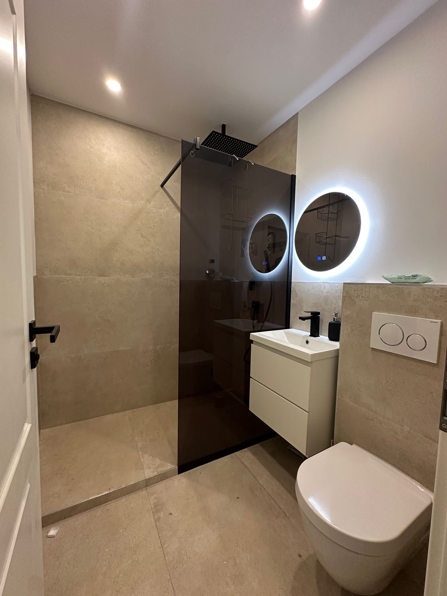 Modern WG Room in Am Hart - 800€ Warm - Available Mid April photo 3