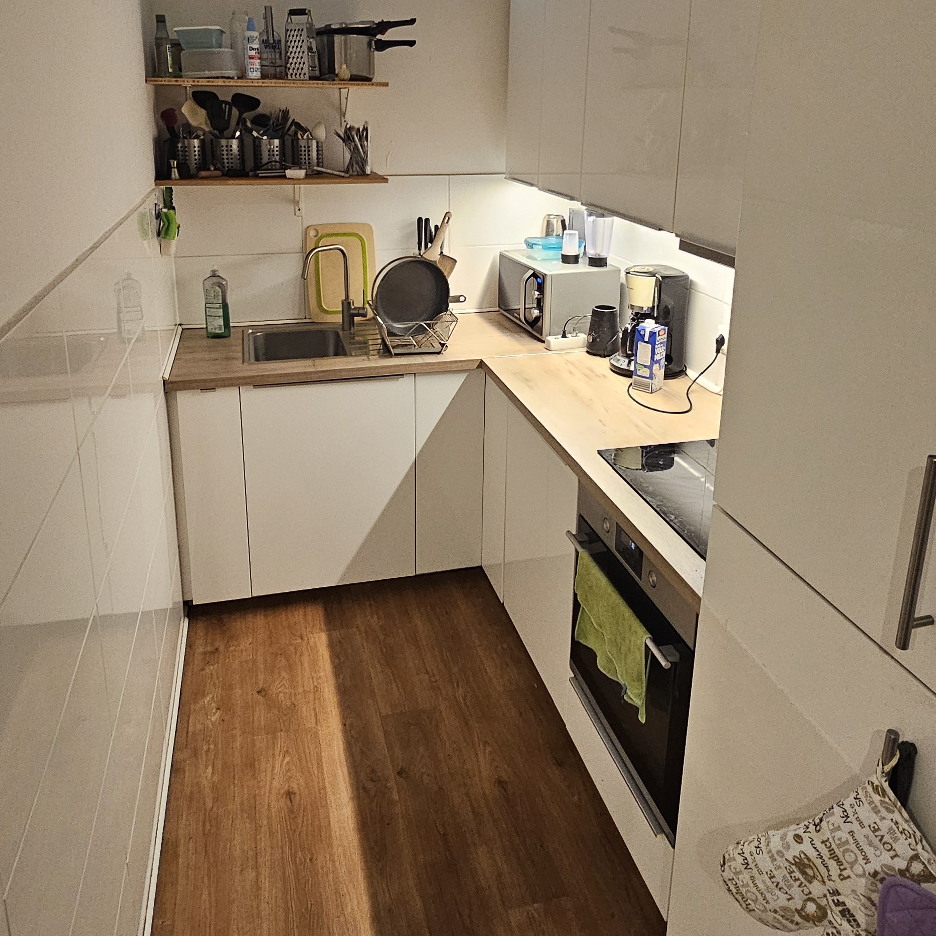 1 Room available in a Shared apartment Available for Long term Near Pasing HBF