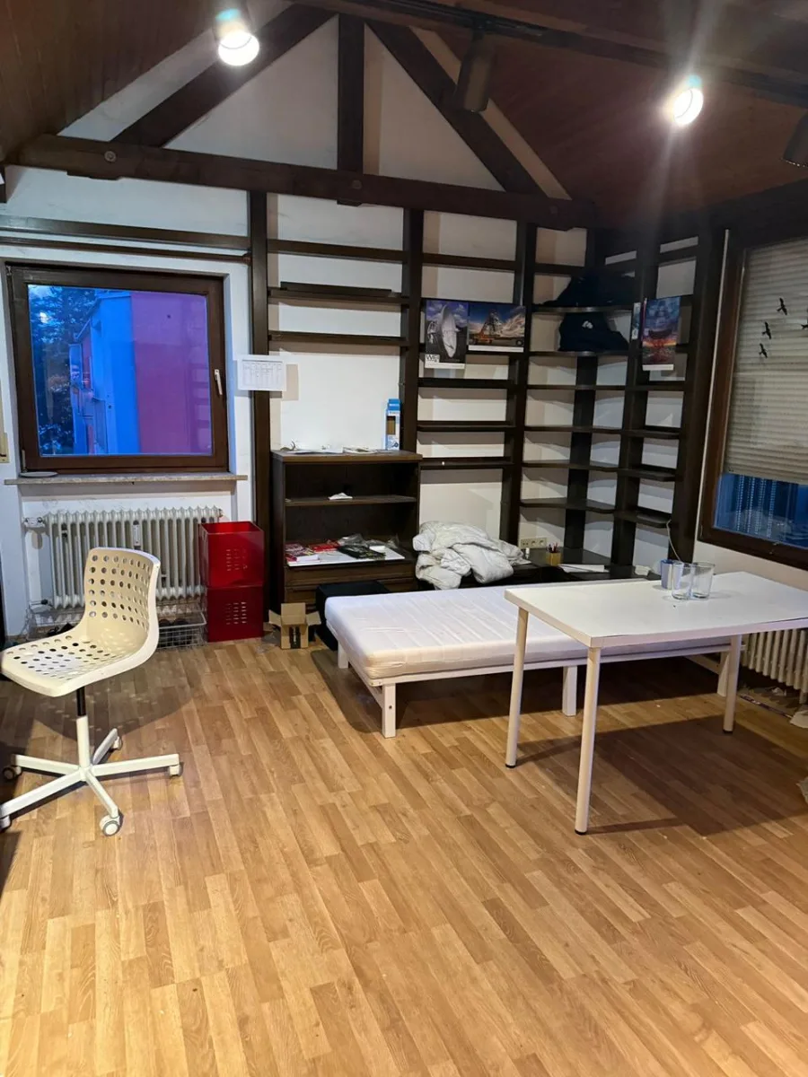 Bright furnished room in Moosach – €550/mo, near Olympia Einkaufszentrum photo 2