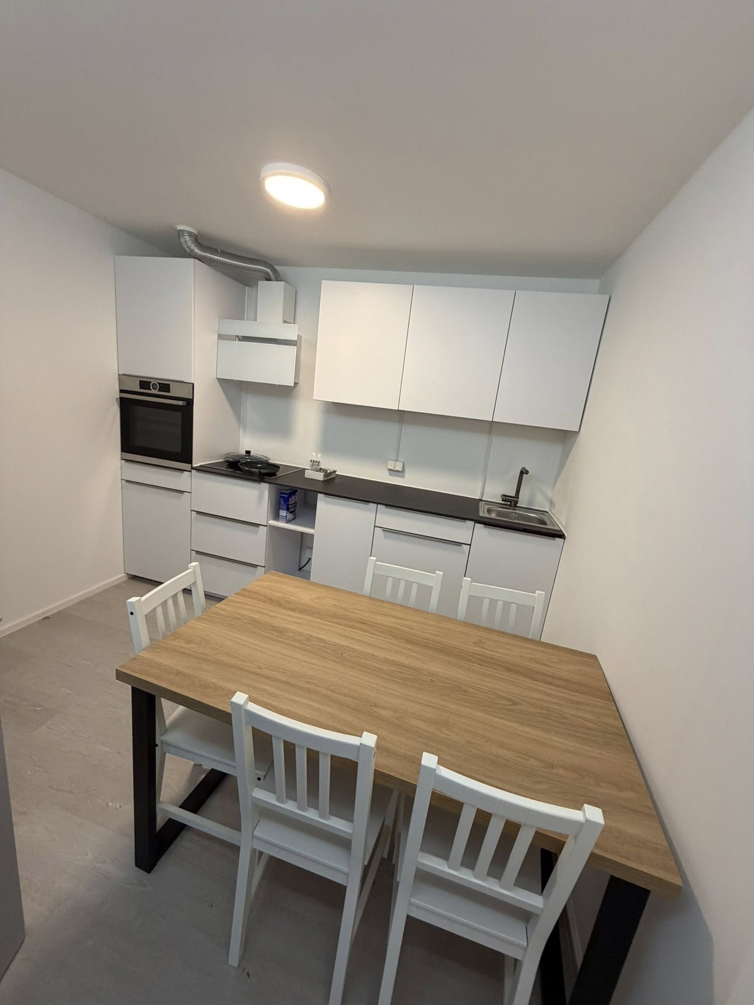 Newly Renovated Room with Balcony in Wolfratshausen photo 3