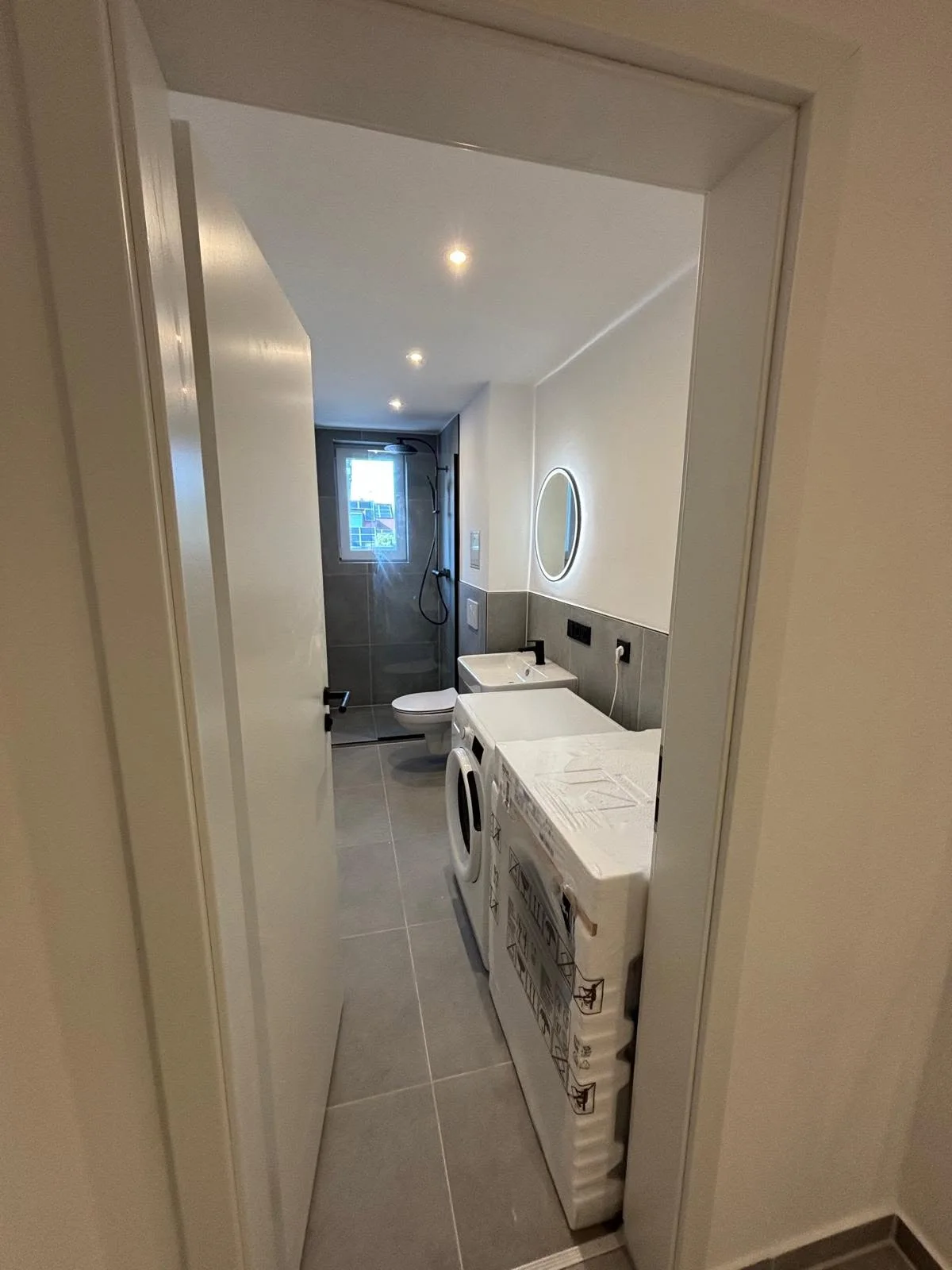 3 single rooms in newly renovated apartment near Mangfallplatz U1 photo 3
