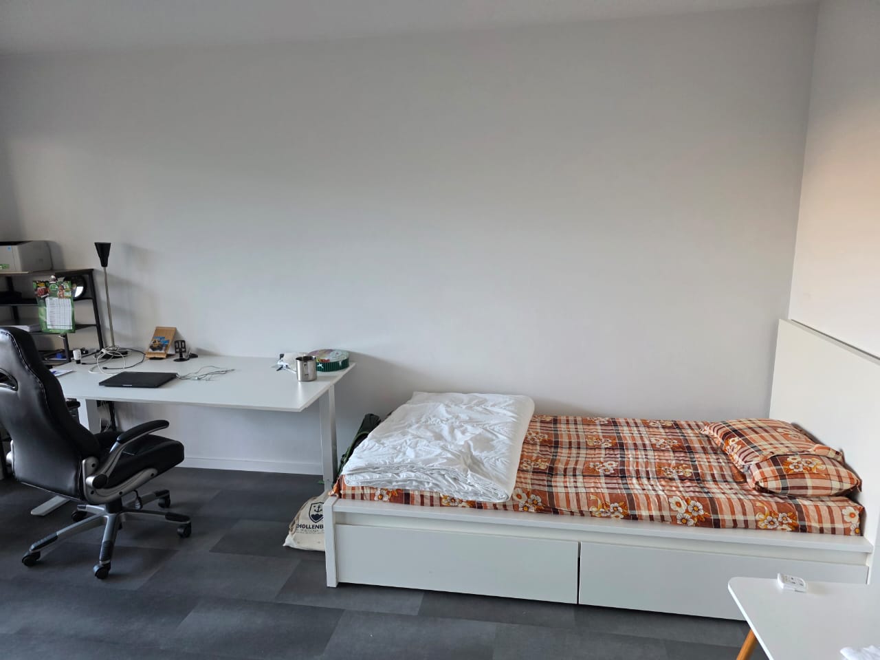 Short Term Private Room with Garden in Trudering-Riem