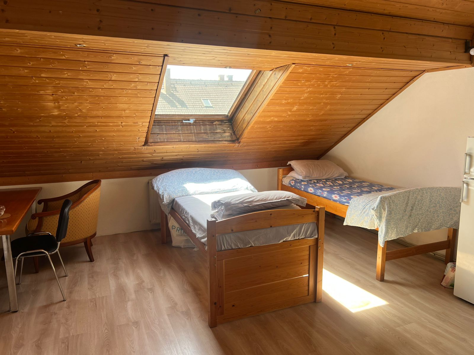 Fully Furnished Attic Room near Weddigenstraße