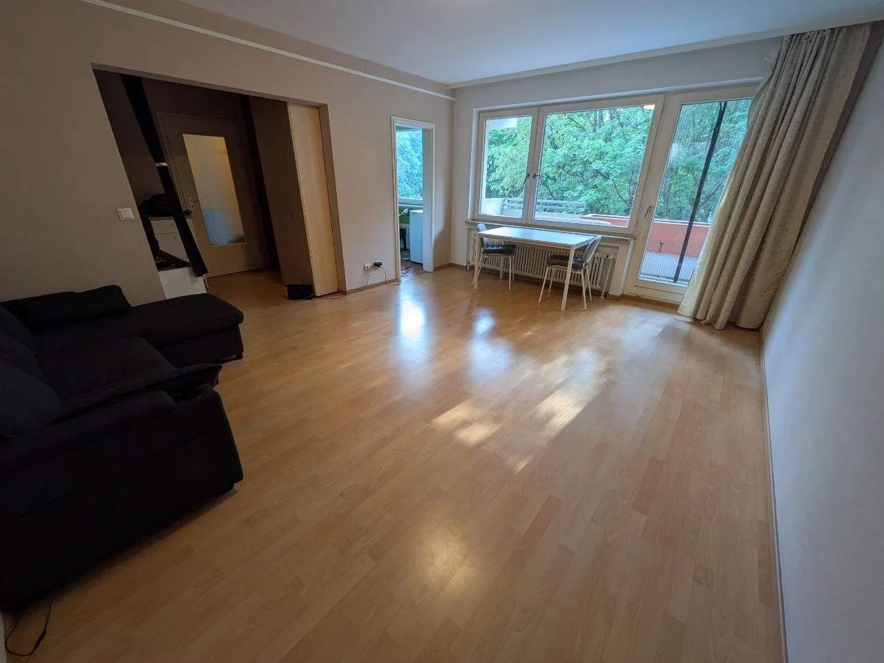 Helle 1,5-Zimmer-Wohnung mit Balkon bei Neuperlach Zentrum ab sofort verfügbar