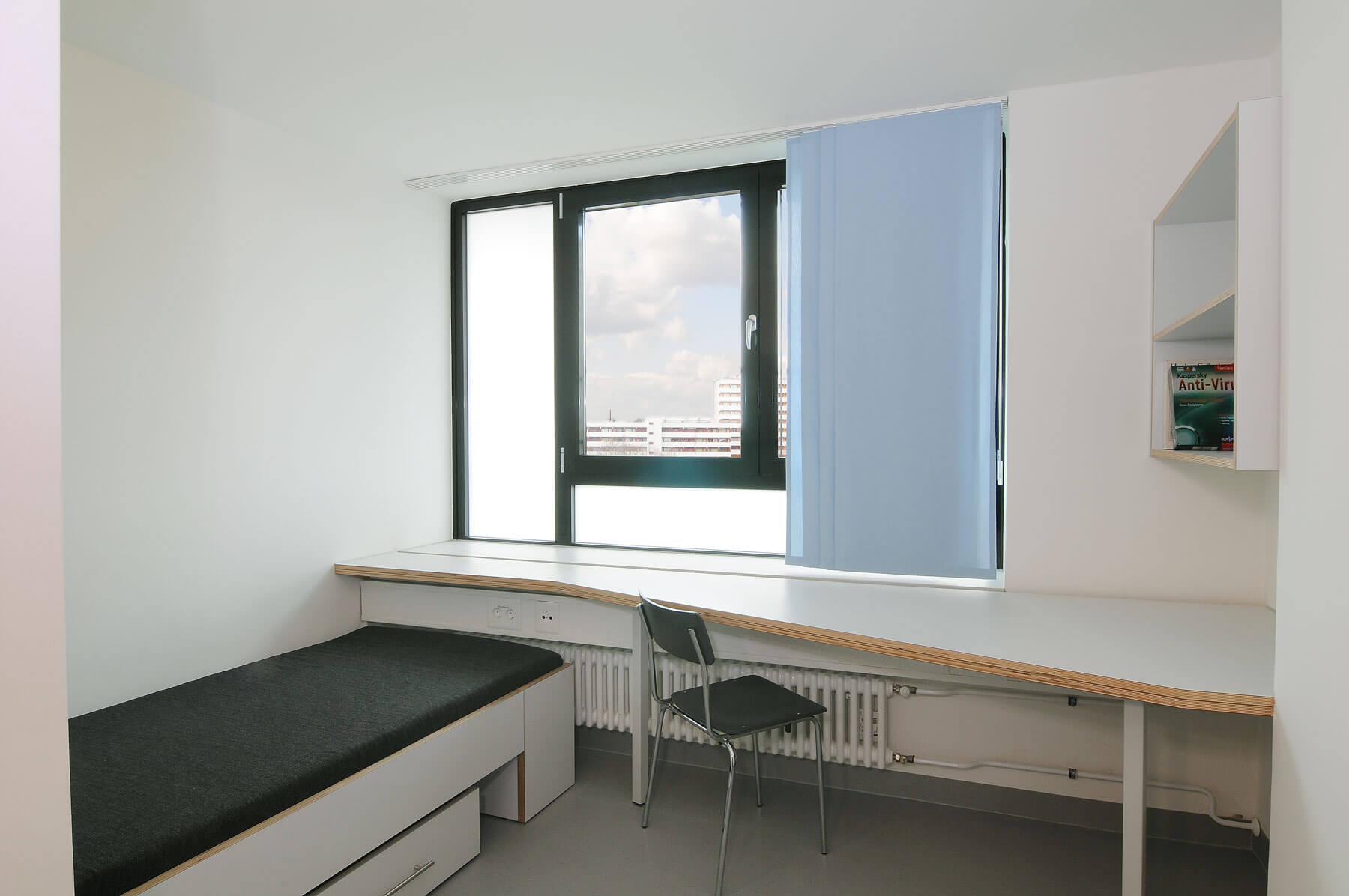 Dorm with private toilet with KVR