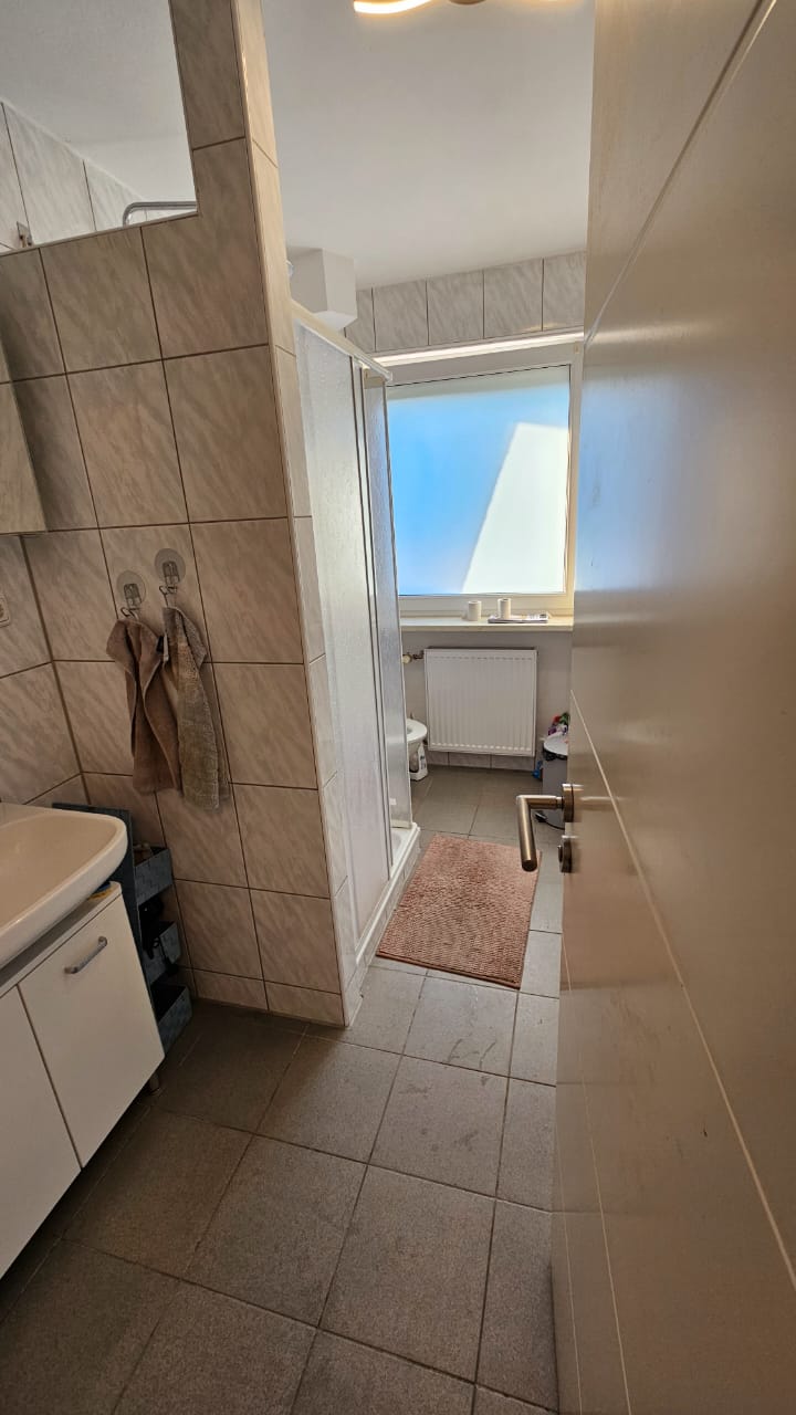 Private Room in a shared house photo 3