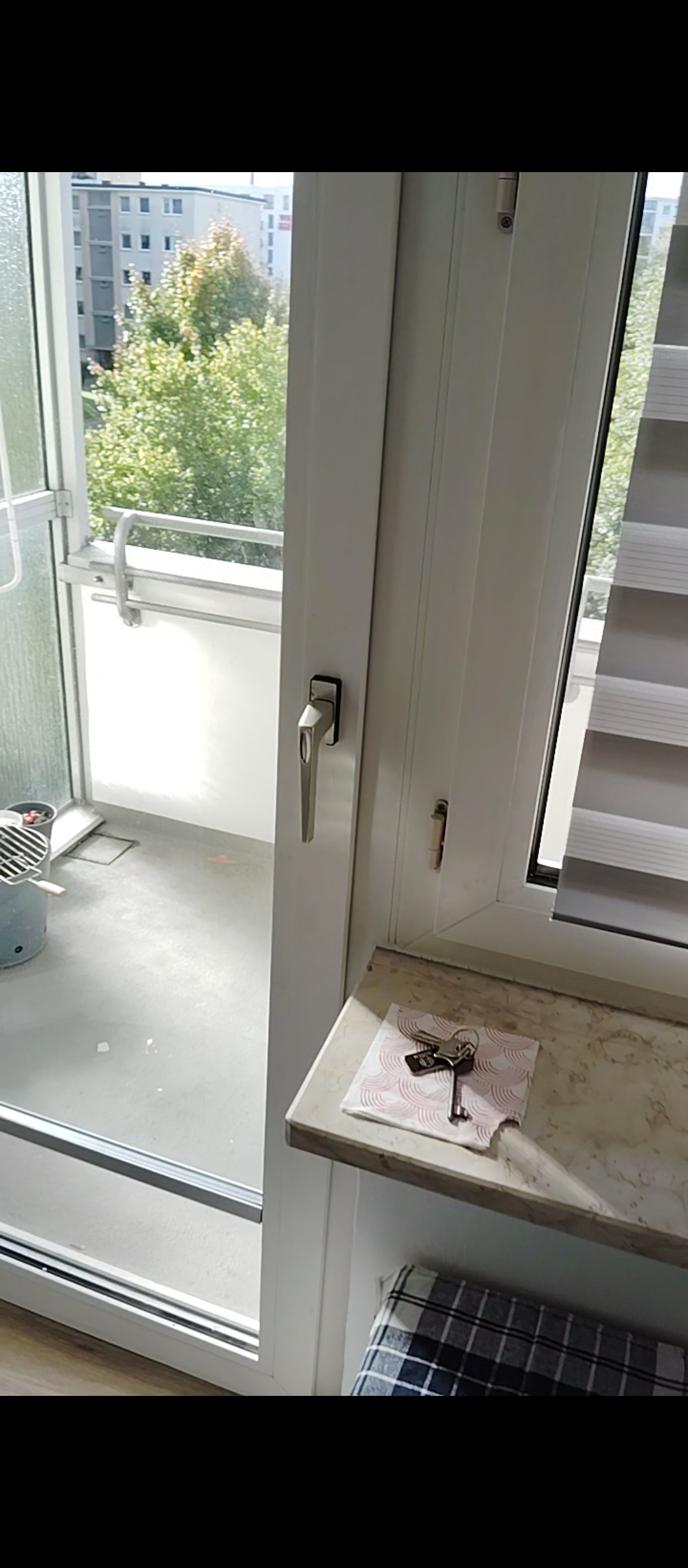 Private Room with Balcony in Shared Apartment with Landlord (Registration Possible) photo 3