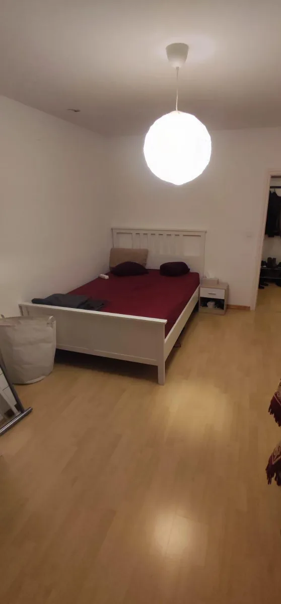 Furnished Room in a Shared Apartment photo 2